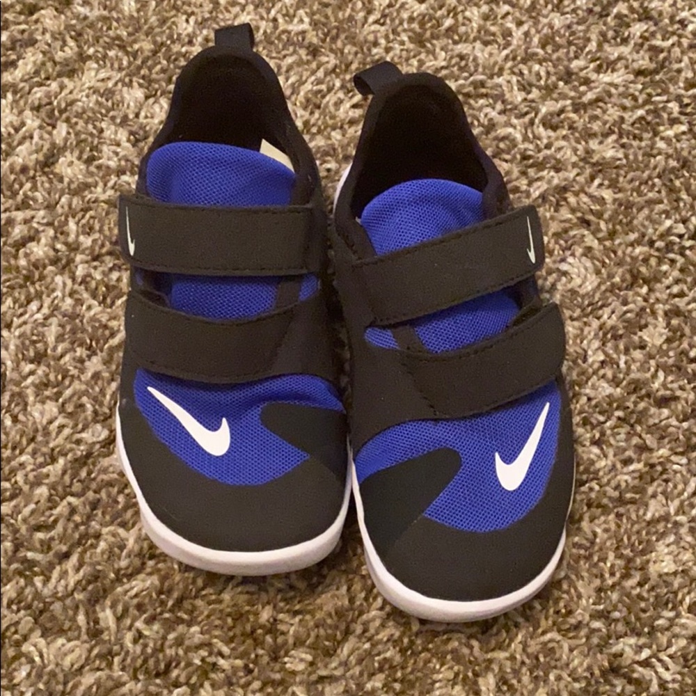 Like new toddler Nikes